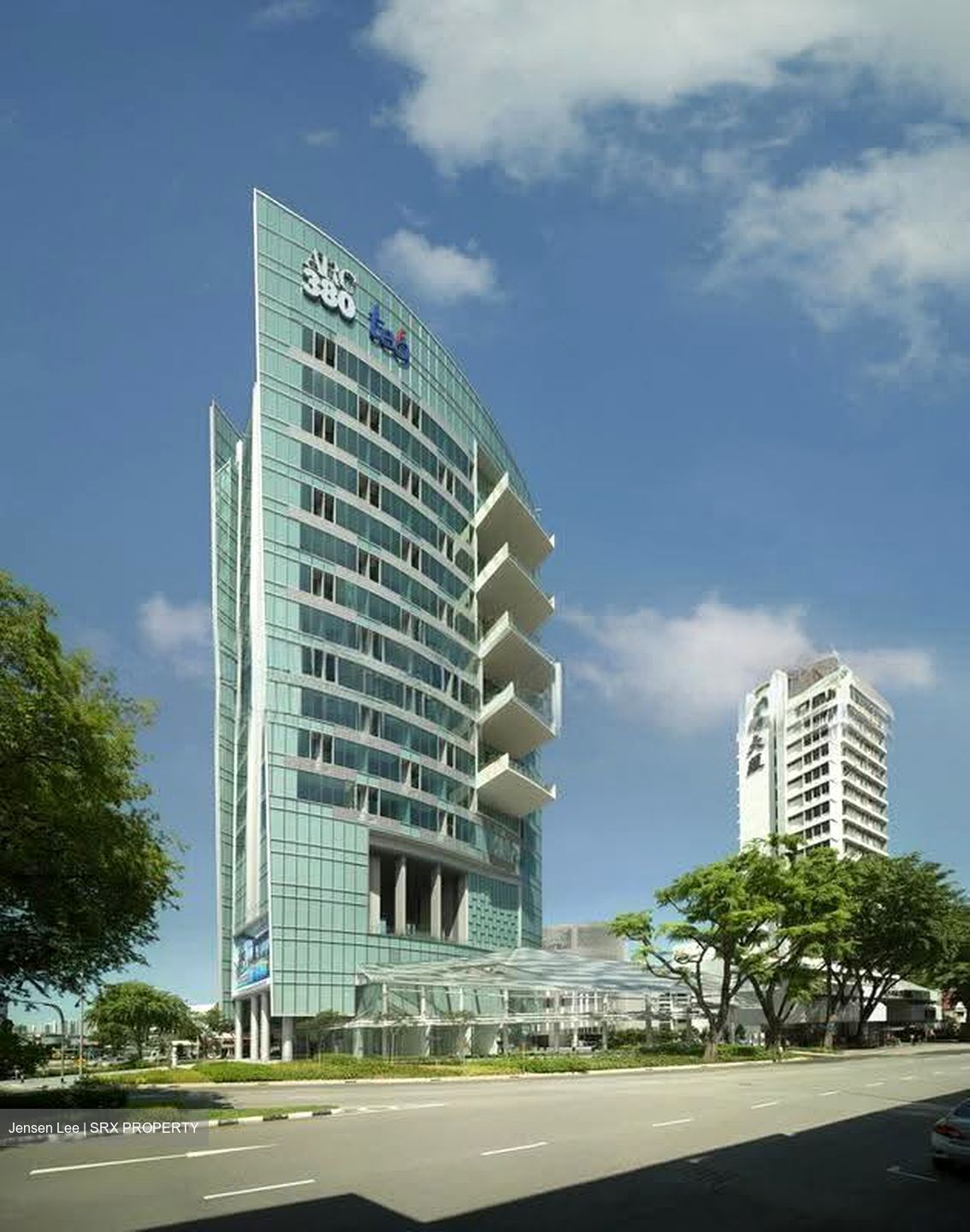 Arc 380 (D8), Office #611771581
